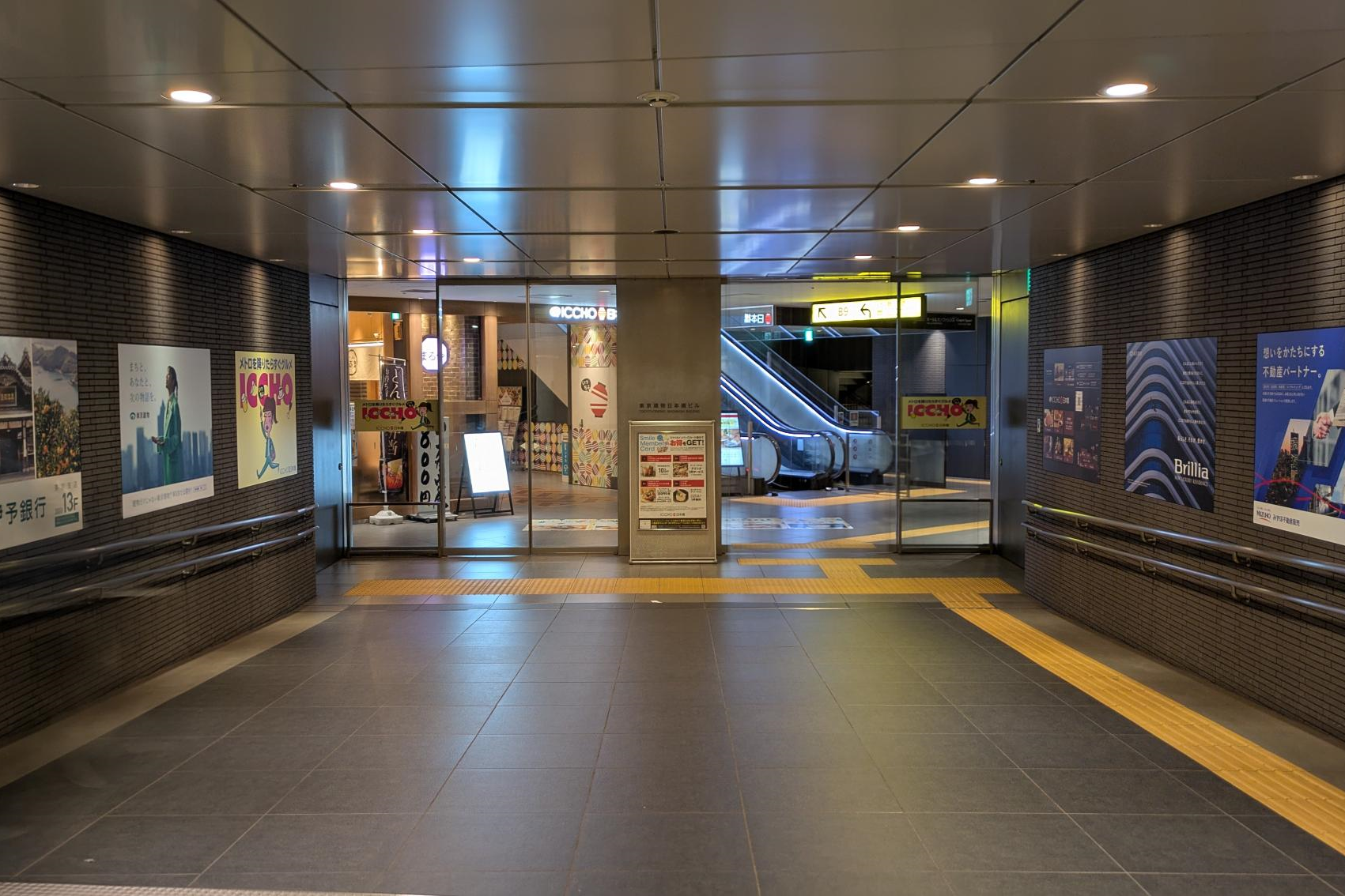 東京建物日本橋ビル_地下通路広告_3