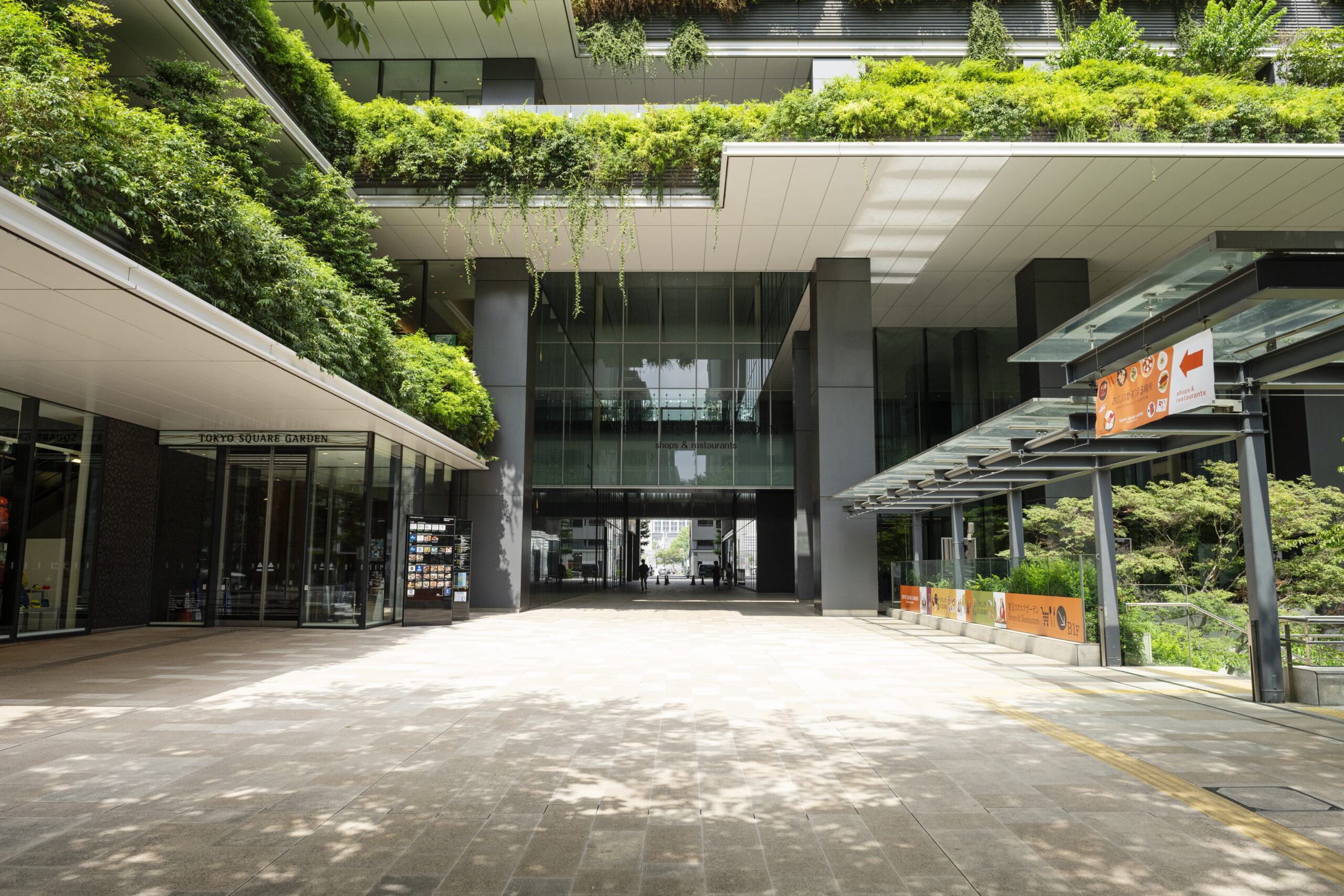 東京スクエアガーデン_貫通通路③